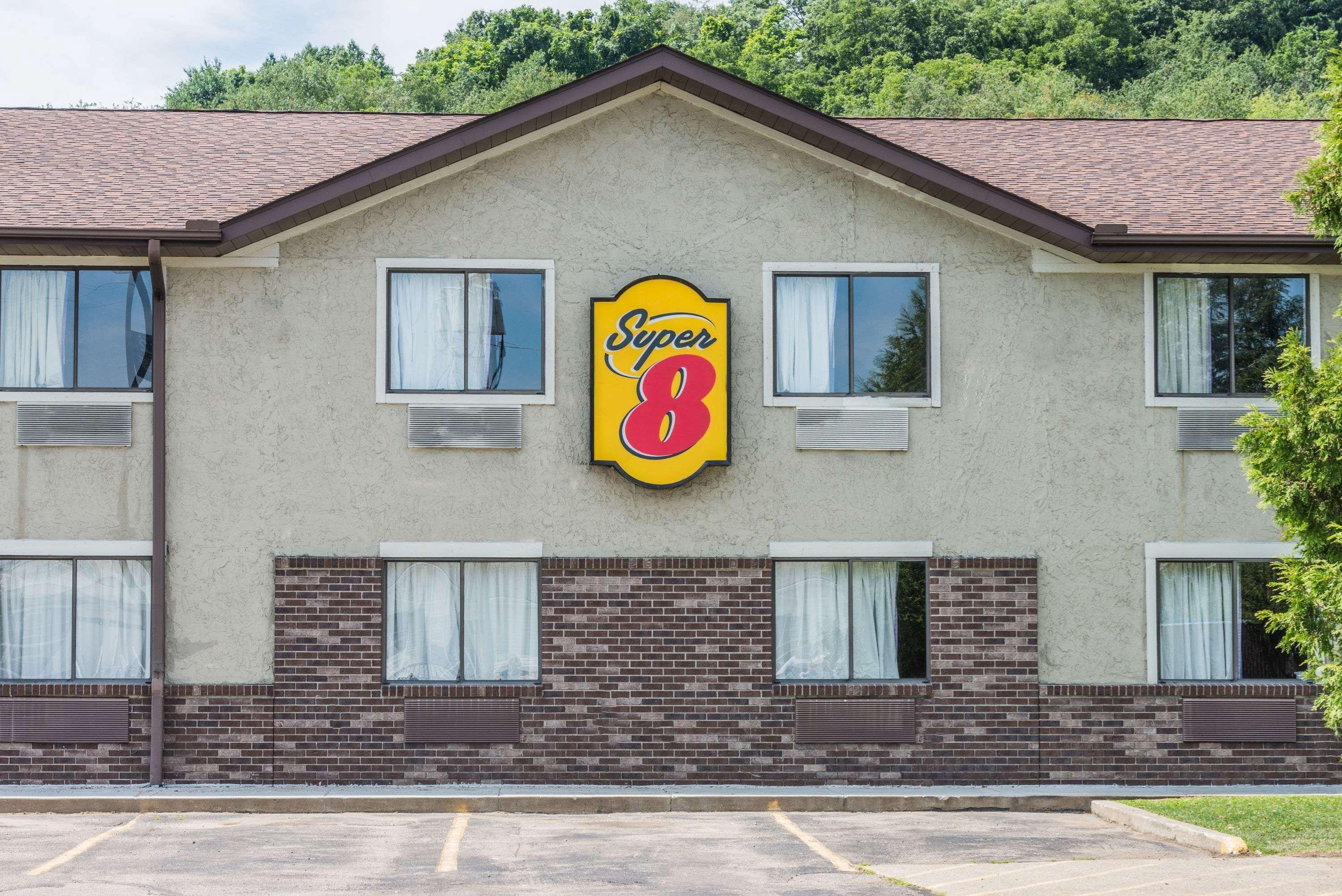 Hotel Super 8 By Wyndham Delmont Zewnętrze zdjęcie