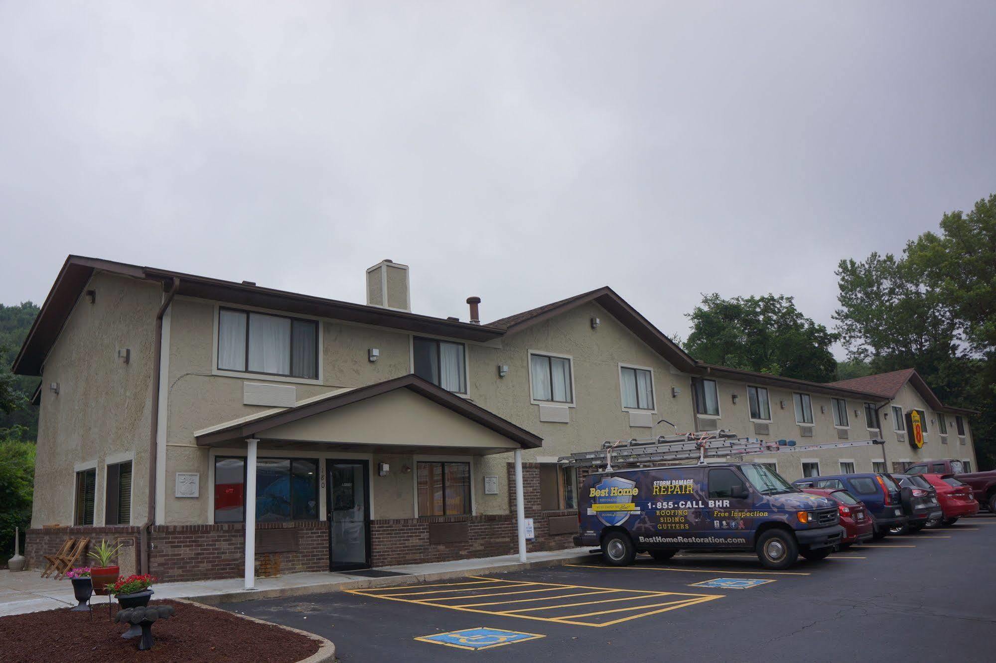Hotel Super 8 By Wyndham Delmont Zewnętrze zdjęcie